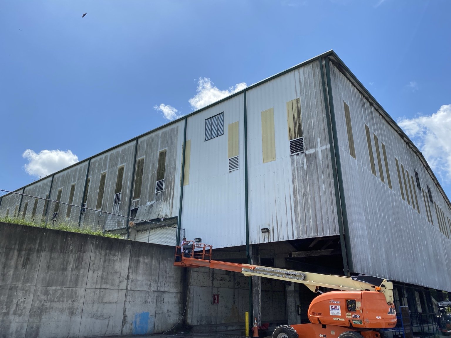 Industrial building cleaning project